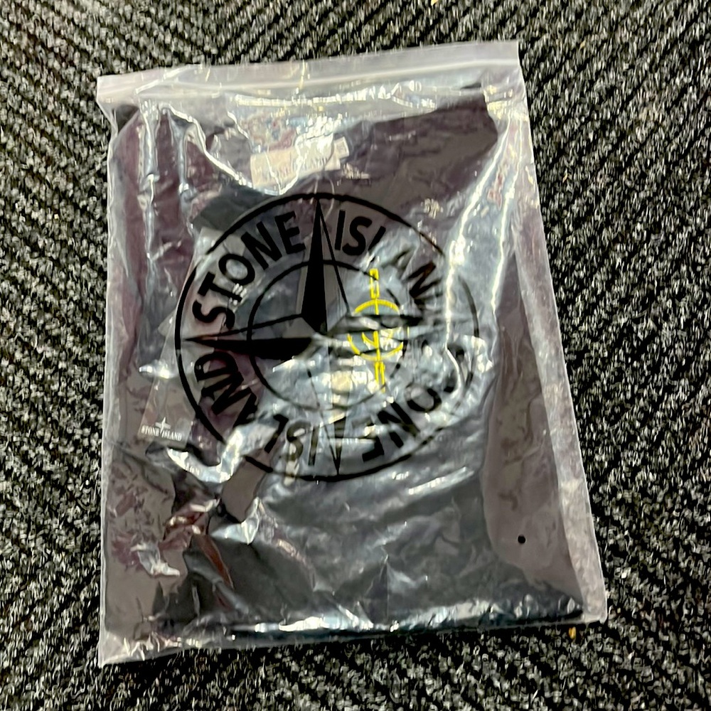 Stone Island T Shirt with Badge SIZE EU2XL USXL NWT